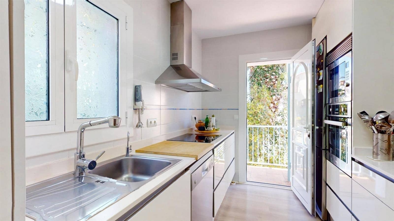 5 slaapkamer Villa te koop in Barcelona stad met garage - € 1.100.000 (Ref: 9097649)