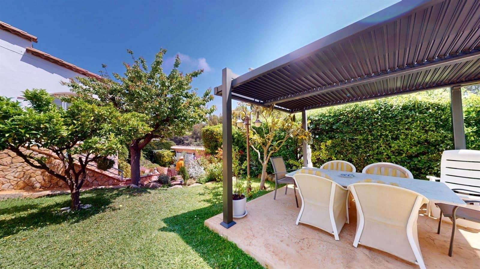 5 slaapkamer Villa te koop in Barcelona stad met garage - € 1.100.000 (Ref: 9097649)