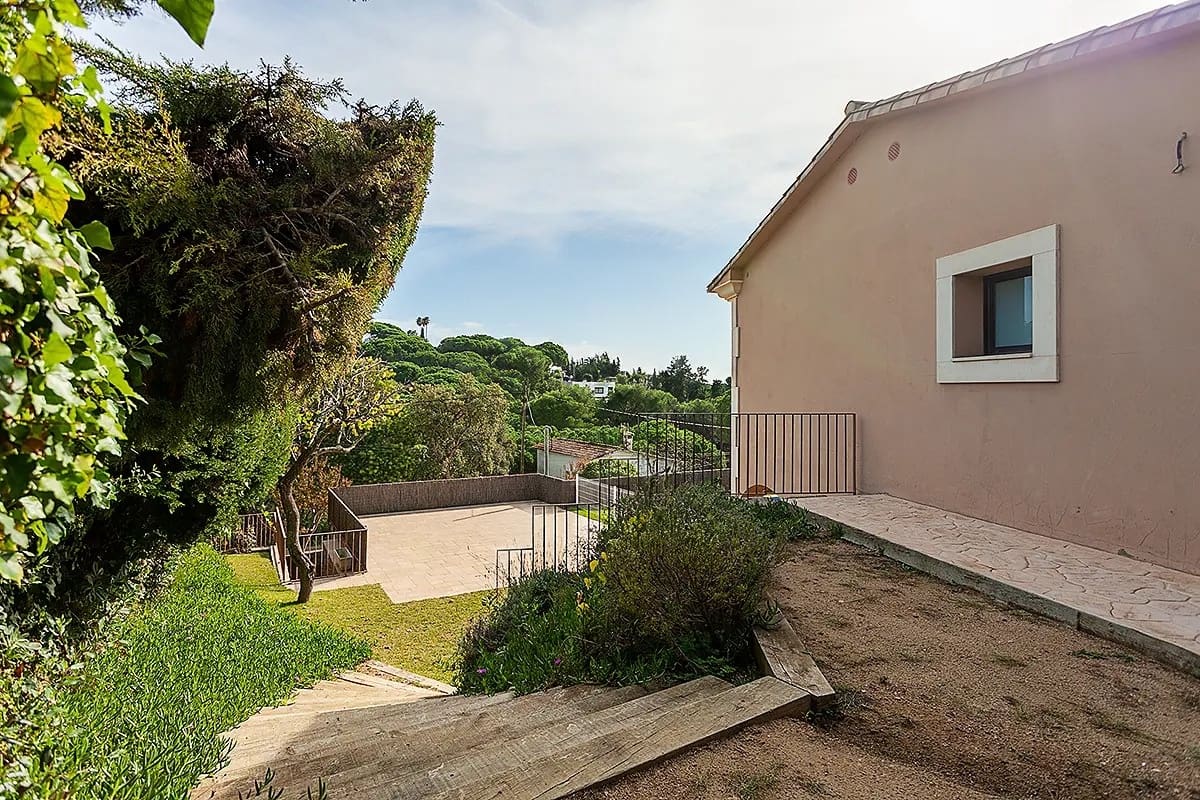 6 soveværelse Villa til salg i Lloret de Mar med garage - € 2.800.000 (Ref: 9097651)
