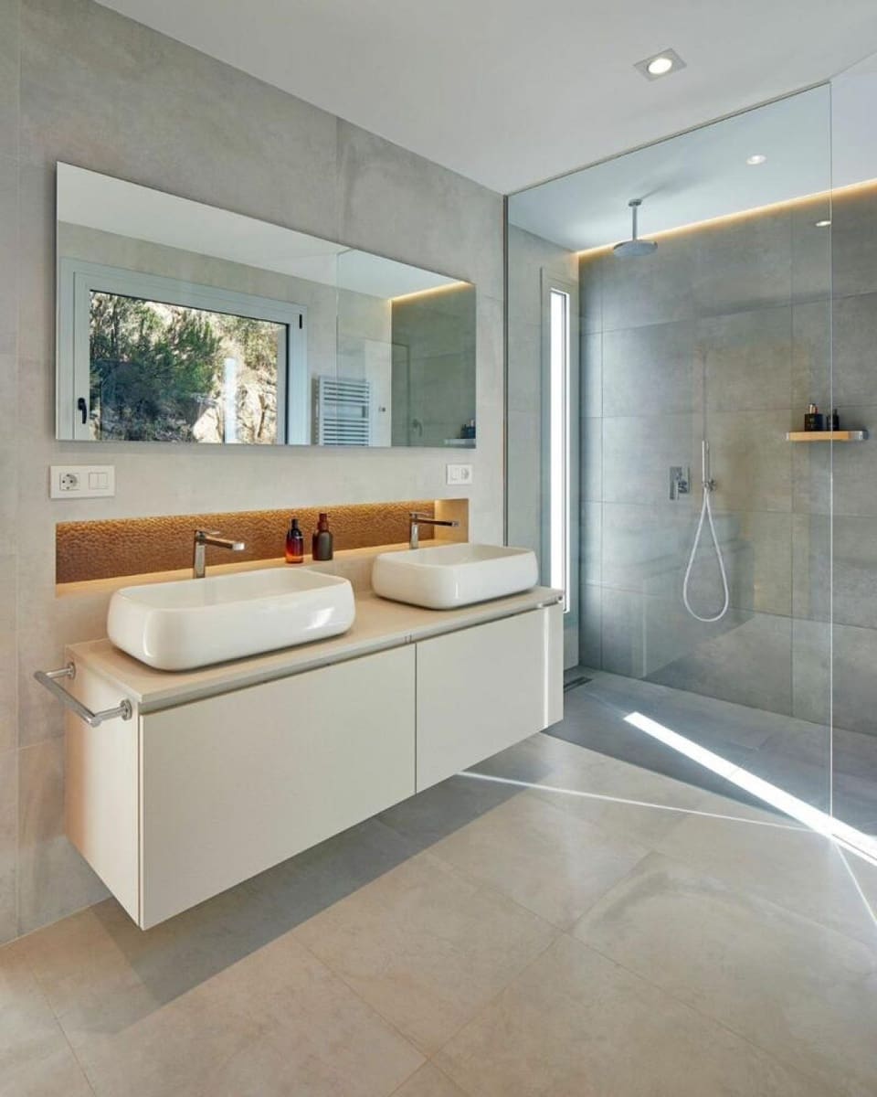 6 soverom Villa til salgs i Barcelona by med svømmebasseng garasje - € 2 200 000 (Ref: 9099851)