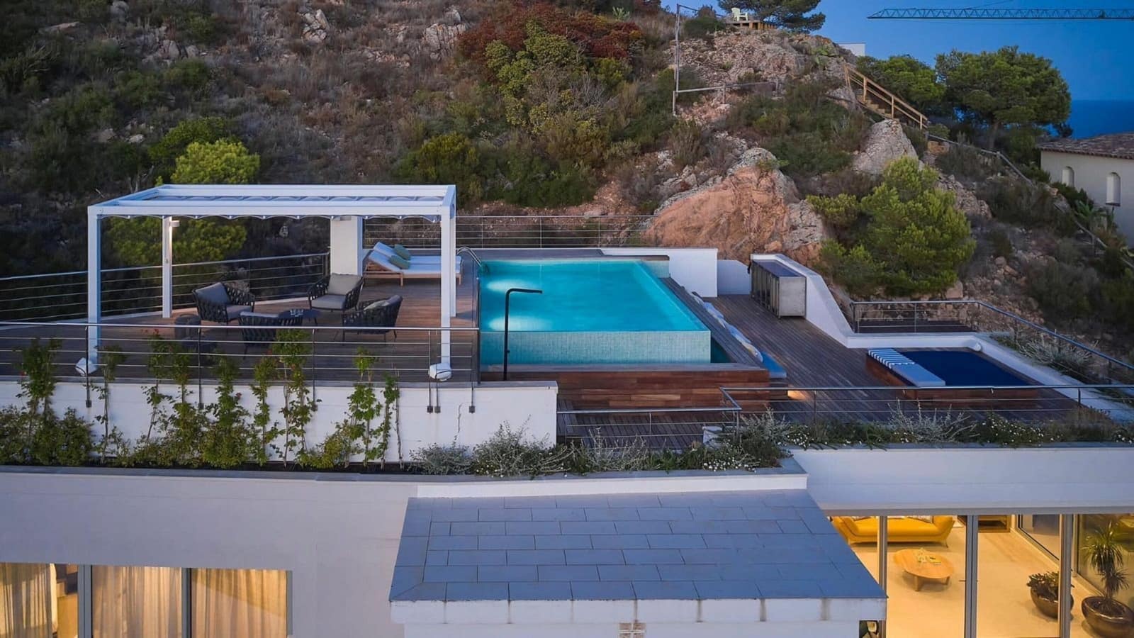 6 soverom Villa til salgs i Barcelona by med svømmebasseng garasje - € 2 200 000 (Ref: 9099851)