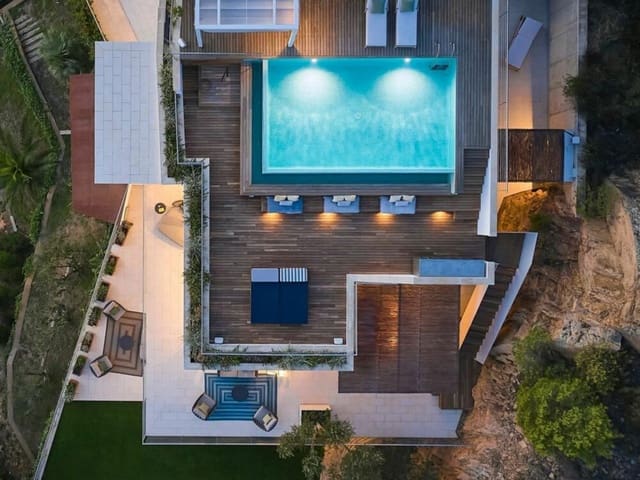 6 soverom Villa til salgs i Barcelona by med svømmebasseng garasje - € 2 200 000 (Ref: 9099851)