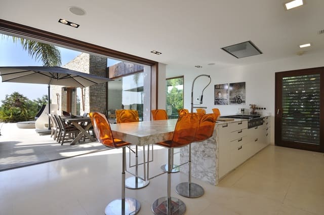 7 soverom Villa til salgs i Barcelona by med svømmebasseng garasje - € 2 840 000 (Ref: 9099855)