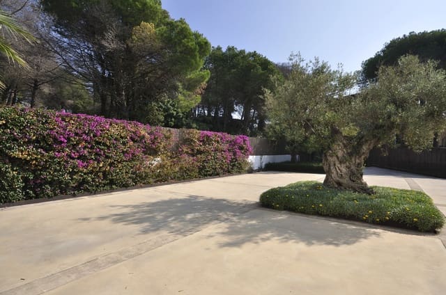 7 soverom Villa til salgs i Barcelona by med svømmebasseng garasje - € 2 840 000 (Ref: 9099855)