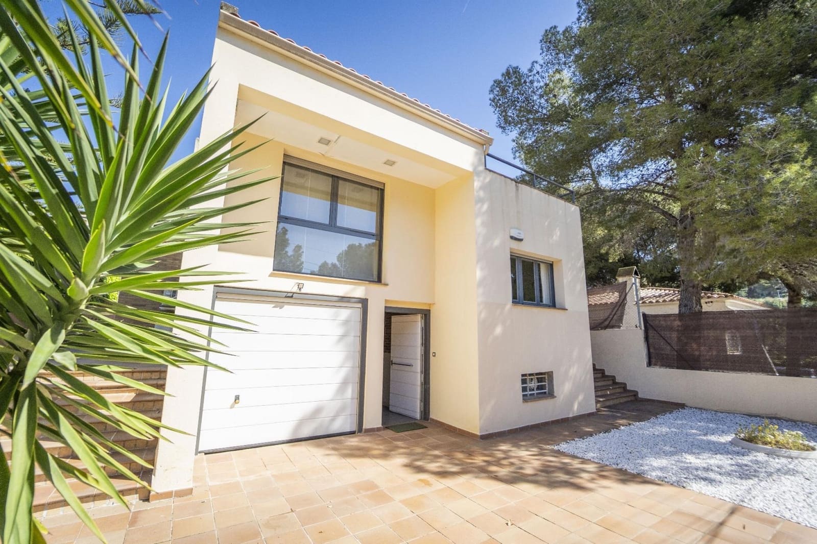 4 soveværelse Villa til salg i Coma-Ruga med swimmingpool garage - € 465.000 (Ref: 9101048)