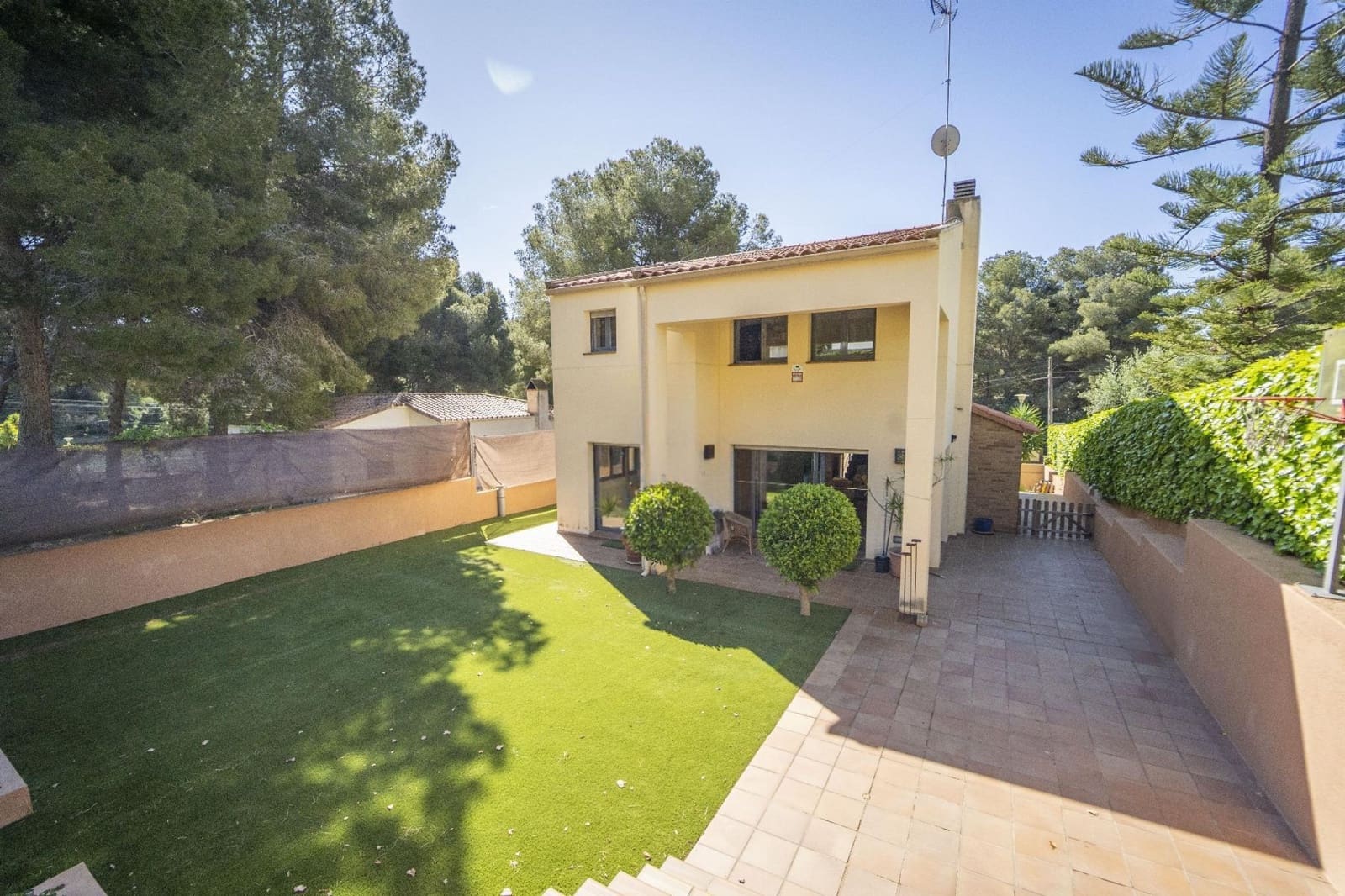 4 soveværelse Villa til salg i Coma-Ruga med swimmingpool garage - € 465.000 (Ref: 9101048)