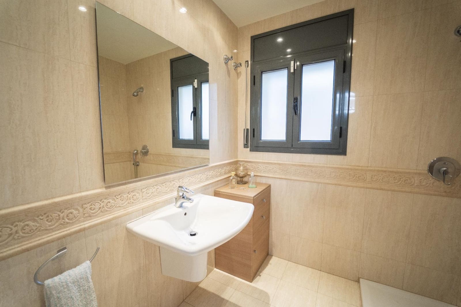 4 soveværelse Villa til salg i Coma-Ruga med swimmingpool garage - € 465.000 (Ref: 9101048)