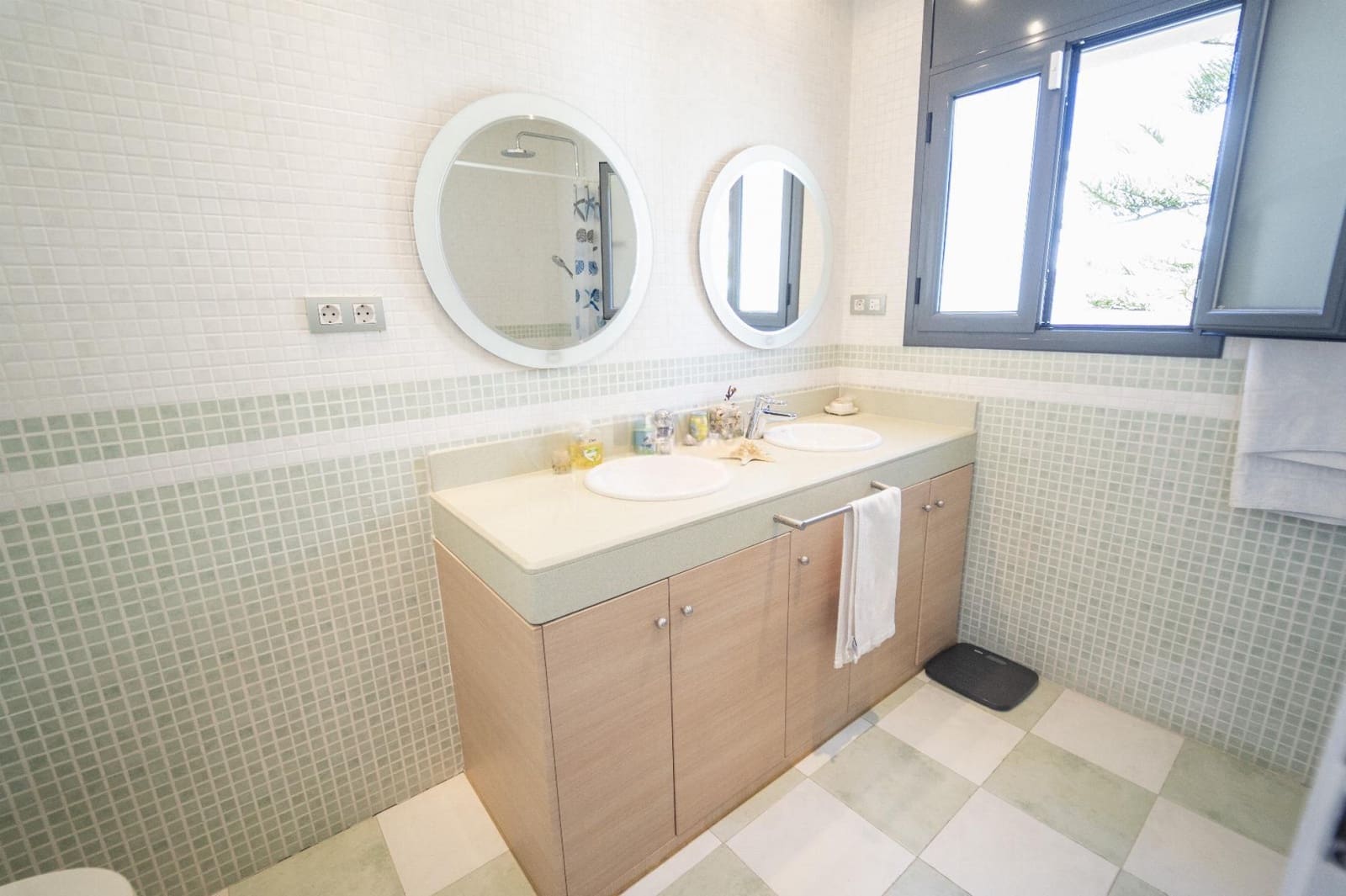 4 soveværelse Villa til salg i Coma-Ruga med swimmingpool garage - € 465.000 (Ref: 9101048)