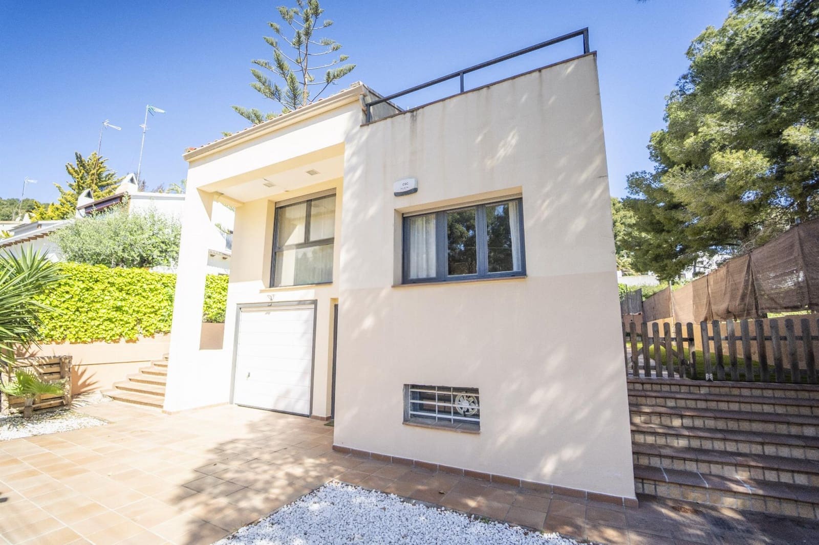 4 soveværelse Villa til salg i Coma-Ruga med swimmingpool garage - € 465.000 (Ref: 9101048)