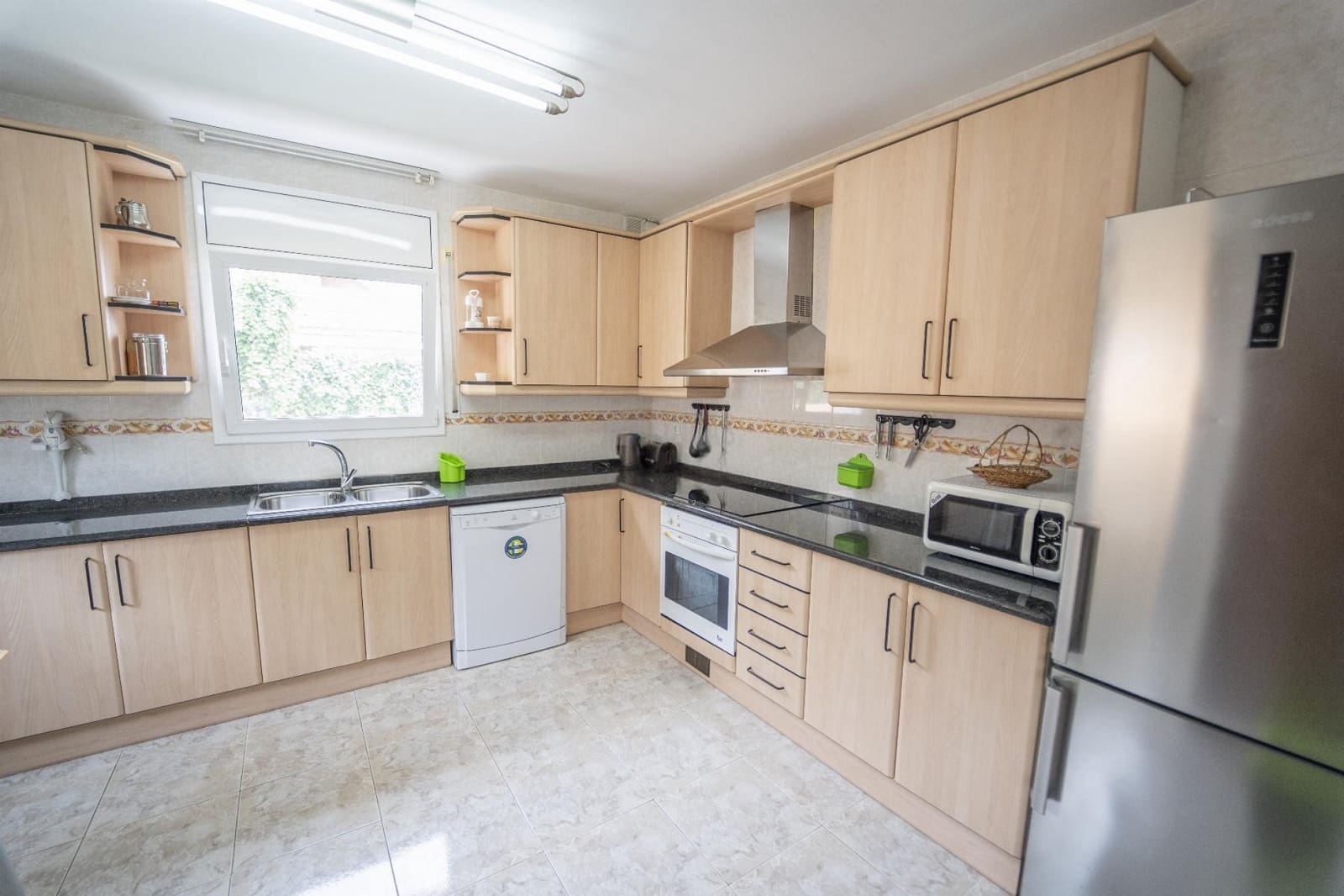 5 slaapkamer Finca/Landhuis te koop in Coma-Ruga met garage - € 520.000 (Ref: 9101307)