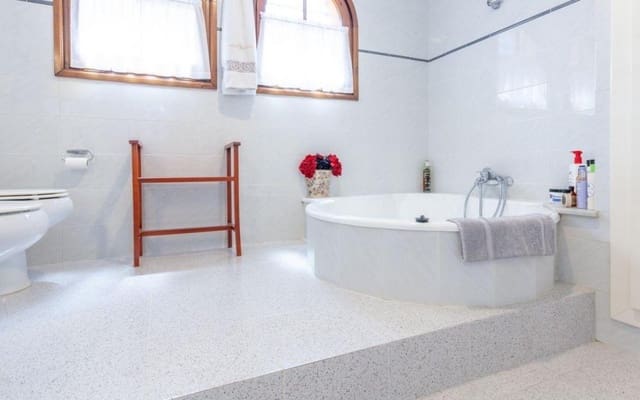 5 bedroom Villa for sale in Tamariu, Palafrugell with pool garage - € 1,200,000 (Ref: 9101710)