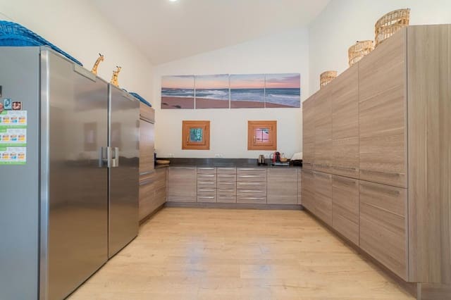 10 soverom Villa til salgs i Begur med svømmebasseng garasje - € 2 300 000 (Ref: 9101716)