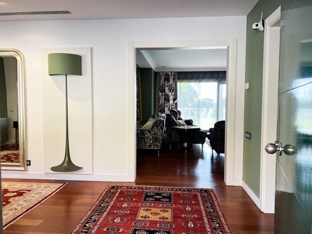 6 bedroom Villa for sale in Sant Vicenç de Montalt with pool garage - € 2,500,000 (Ref: 9103158)