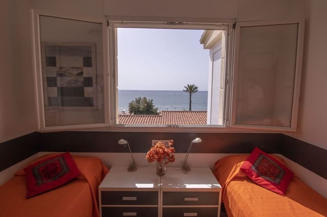 8 bedroom Villa for sale in Coma-Ruga, El Vendrell with pool garage - € 1,300,000 (Ref: 9108203)