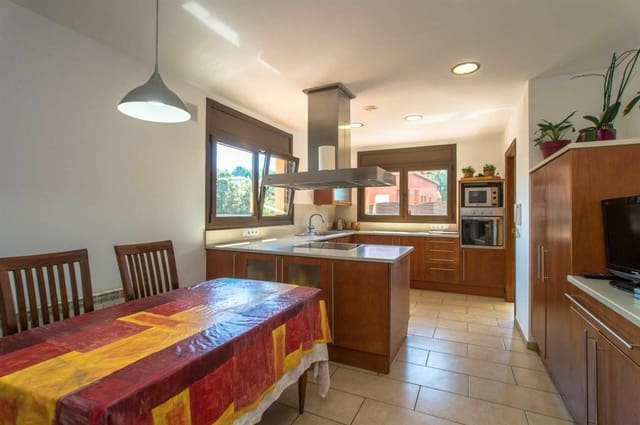 3 soveværelse Villa til salg i Begur med swimmingpool garage - € 580.000 (Ref: 9109783)