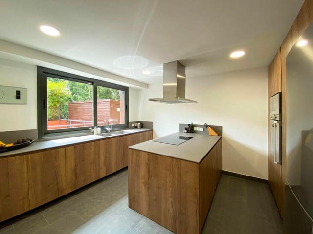 4 soverom Hus til salgs i Begur med svømmebasseng garasje - € 875 000 (Ref: 9109789)