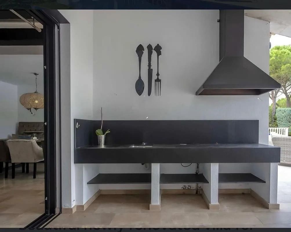 4 sypialnia Willa na sprzedaż w Miasto Barcelona z basenem garażem - 1 350 000 € (Ref: 9112705)