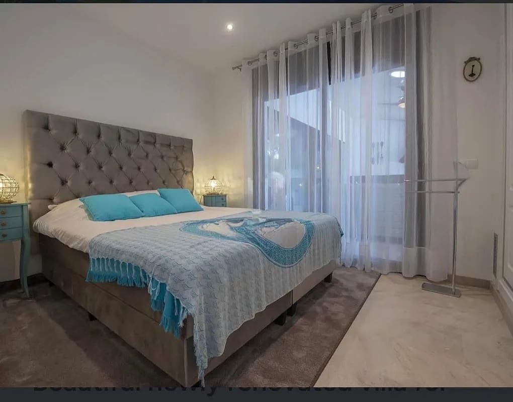 4 sypialnia Willa na sprzedaż w Miasto Barcelona z basenem garażem - 1 350 000 € (Ref: 9112705)