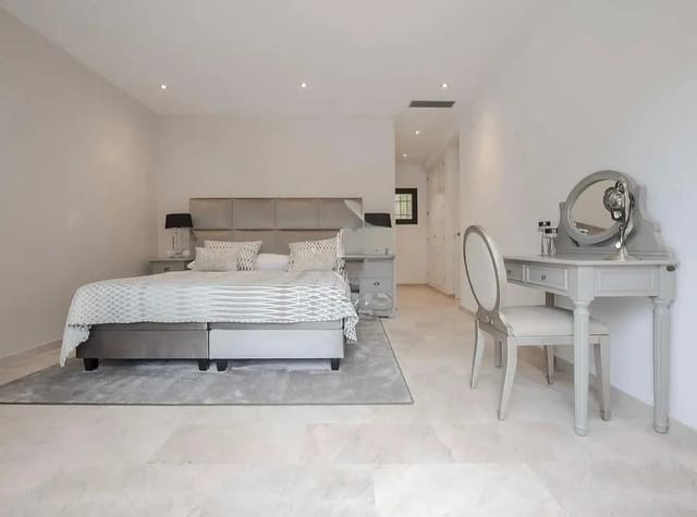 4 bedroom Villa for sale in Barcelona city with pool garage - € 1,350,000 (Ref: 9112705)