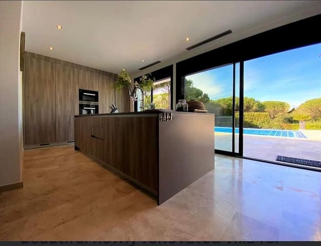 4 bedroom Villa for sale in Barcelona city with pool garage - € 1,350,000 (Ref: 9112705)