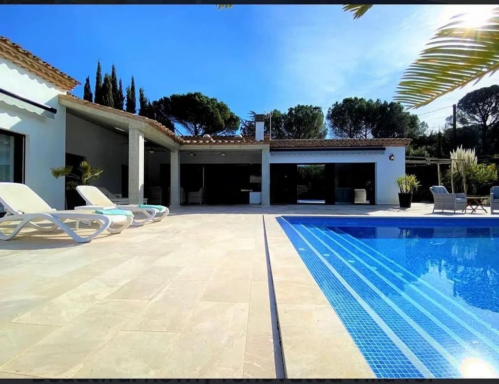 4 sypialnia Willa na sprzedaż w Miasto Barcelona z basenem garażem - 1 350 000 € (Ref: 9112705)