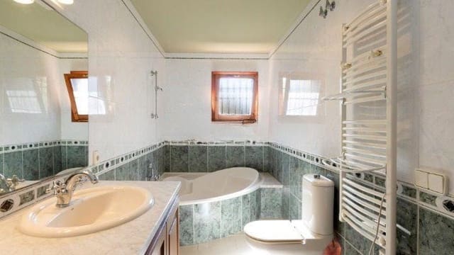 3 soverom Hus til salgs i Tamariu, Palafrugell med garasje - € 550 000 (Ref: 9113475)