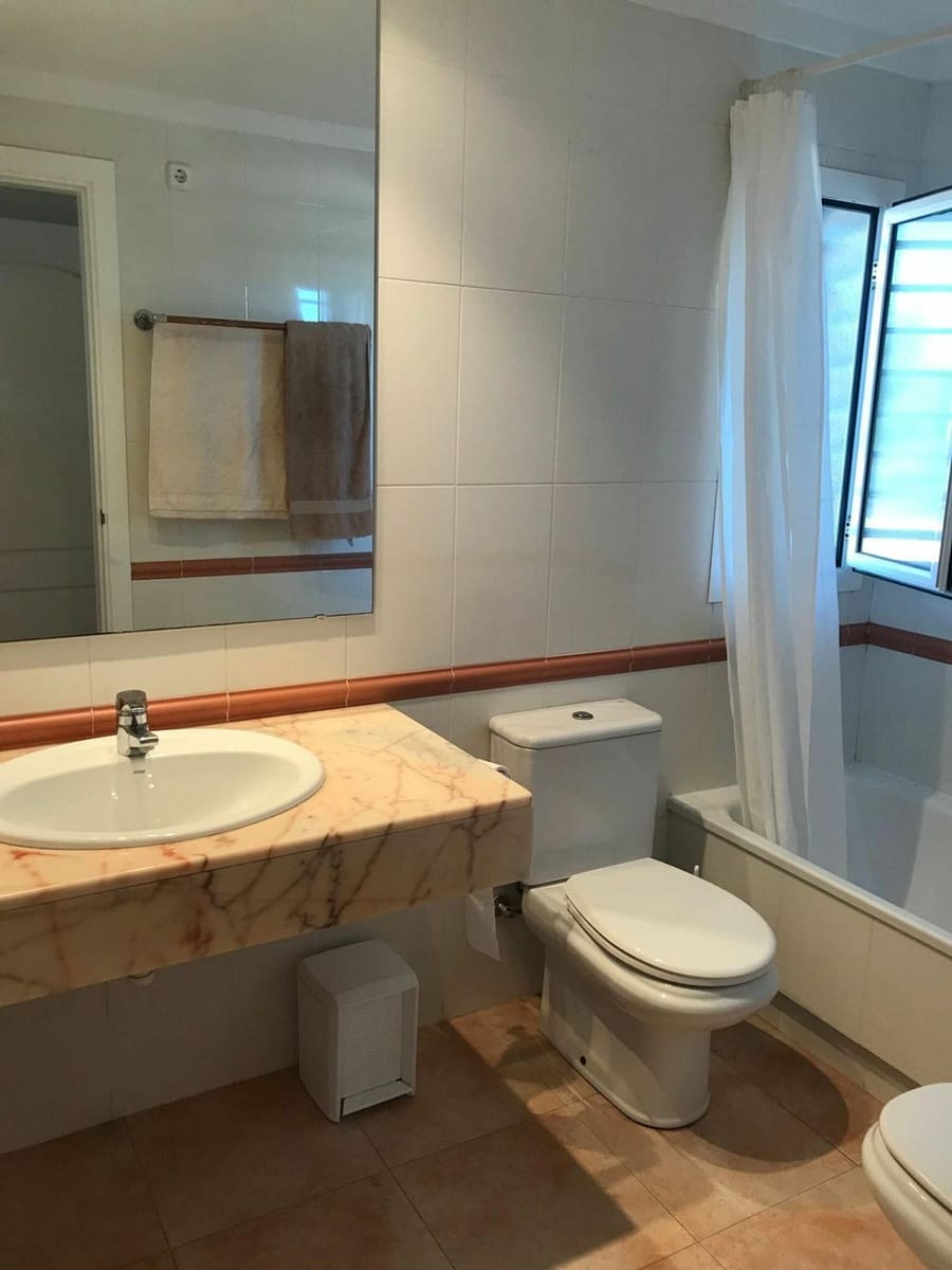 2 soveværelse Strandlejlighed til salg i Pals med swimmingpool garage - € 370.000 (Ref: 9115383)