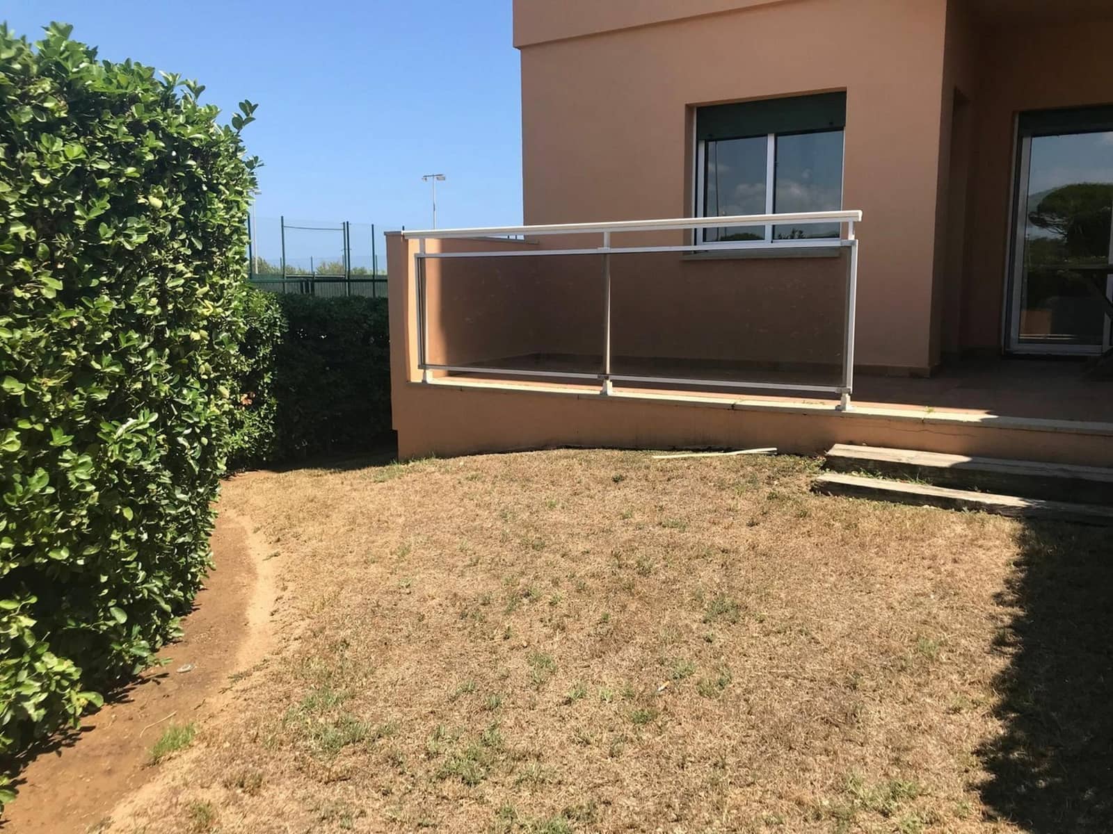 2 soveværelse Strandlejlighed til salg i Pals med swimmingpool garage - € 370.000 (Ref: 9115383)