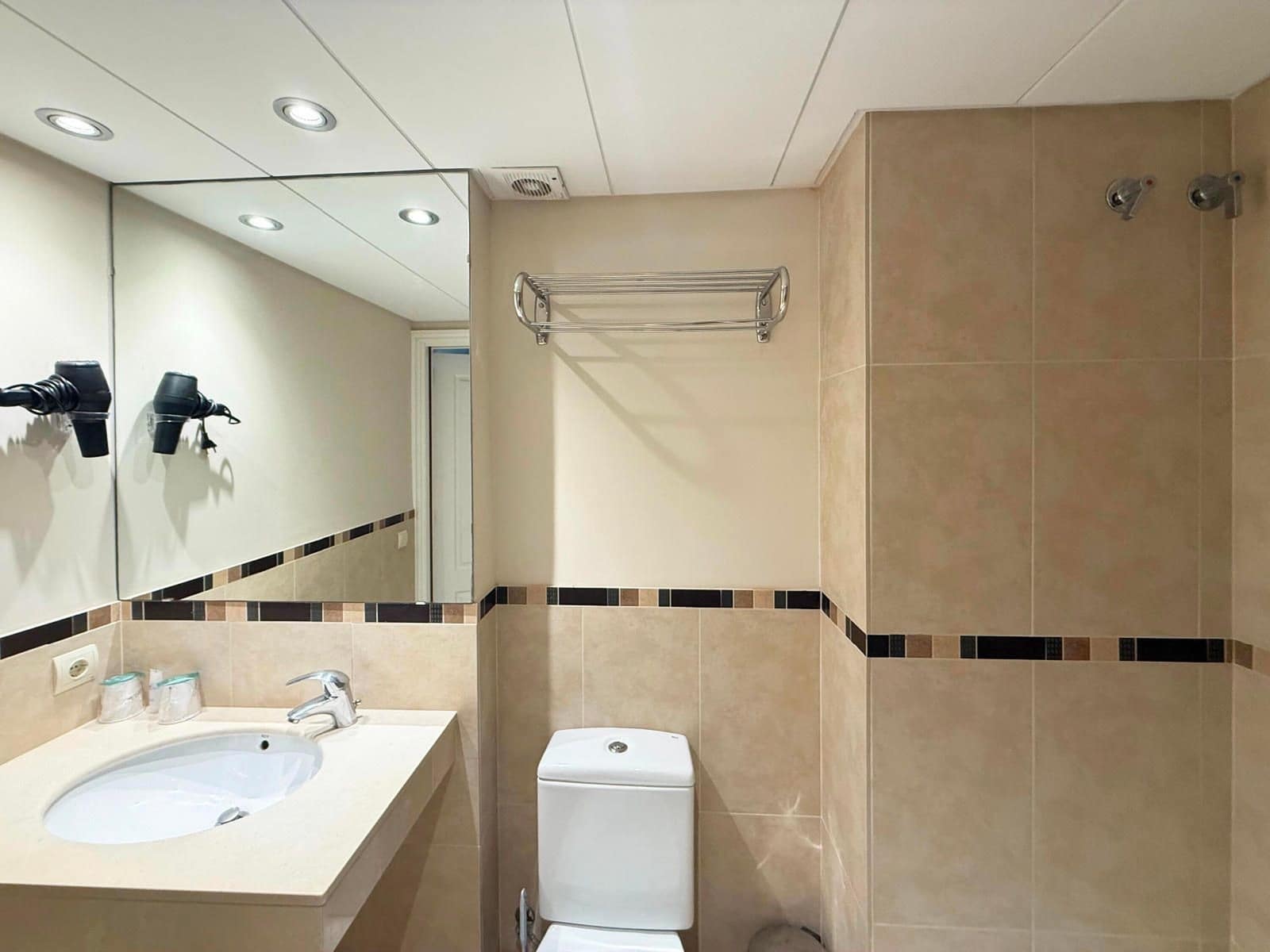 3 soveværelse Strandlejlighed til salg i Tamariu med garage - € 445.000 (Ref: 9115519)