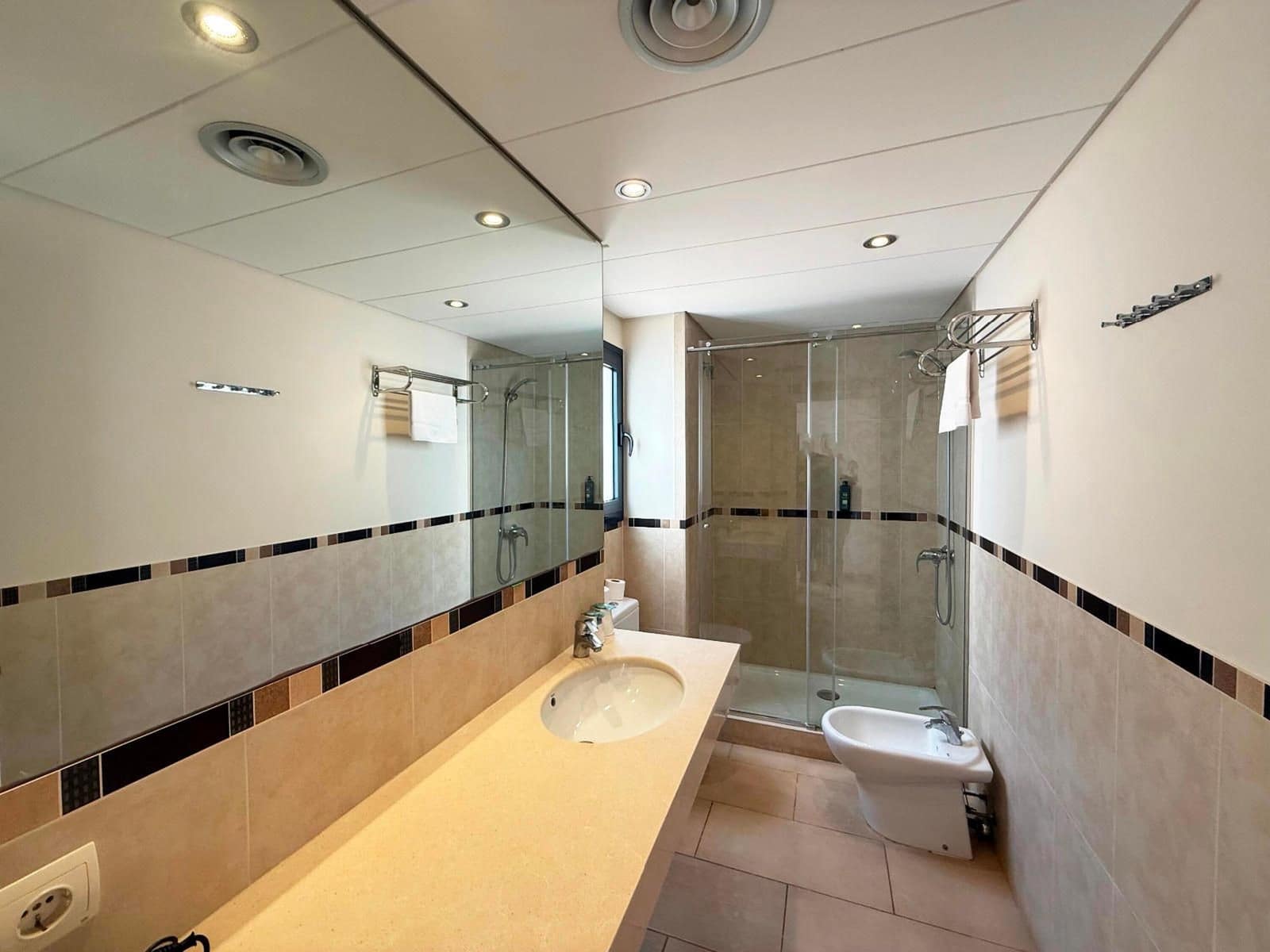 3 soveværelse Strandlejlighed til salg i Tamariu med garage - € 445.000 (Ref: 9115519)