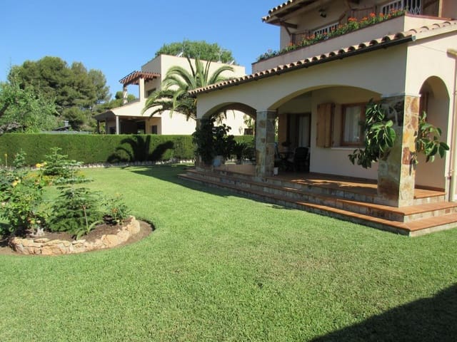 4 soveværelse Villa til salg i Coma-Ruga, El Vendrell med garage - € 415.000 (Ref: 9117987)