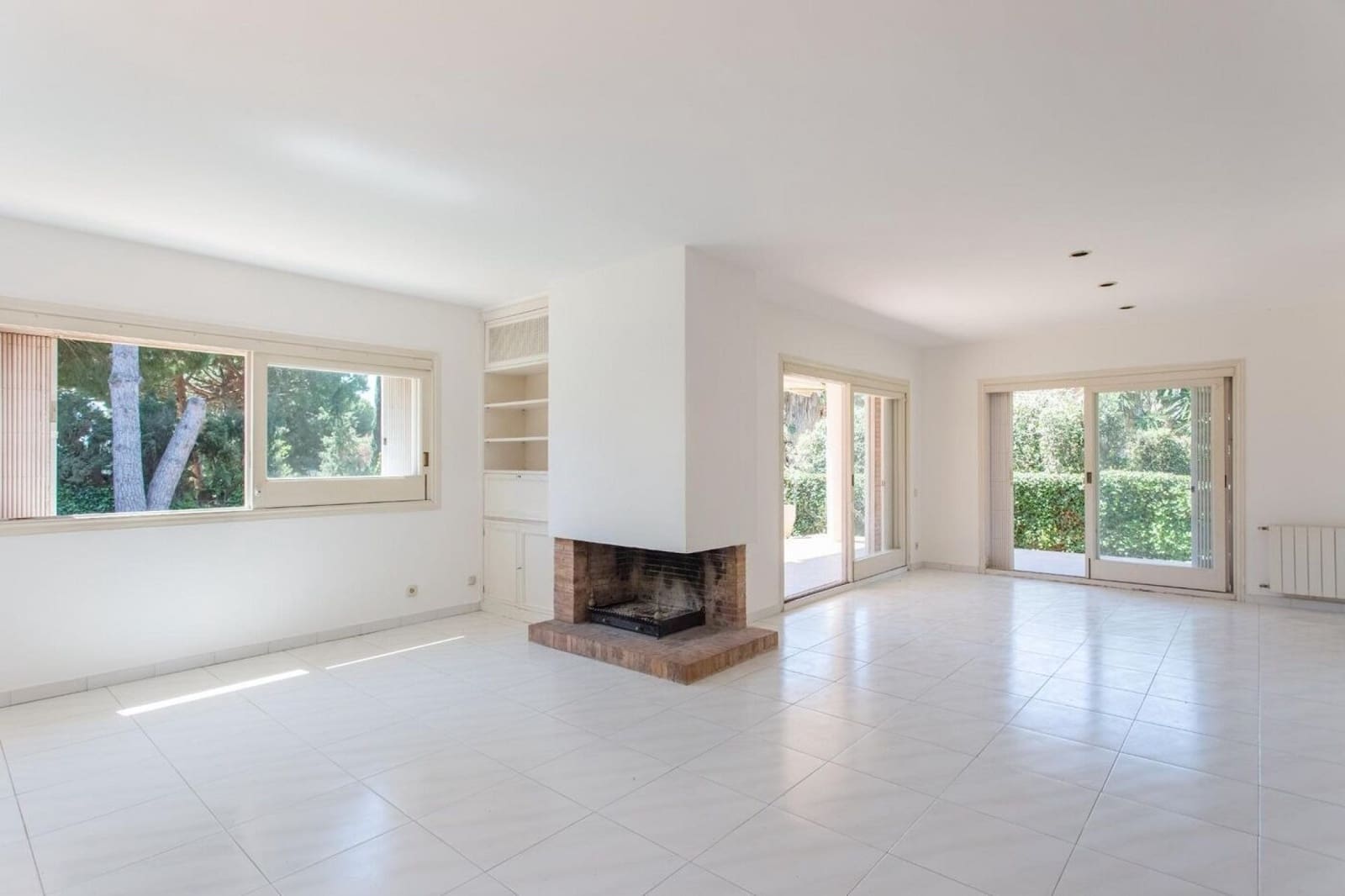 5 sypialnia Willa na sprzedaż w Sant Andreu de Llavaneres z basenem garażem - 795 000 € (Ref: 9143941)