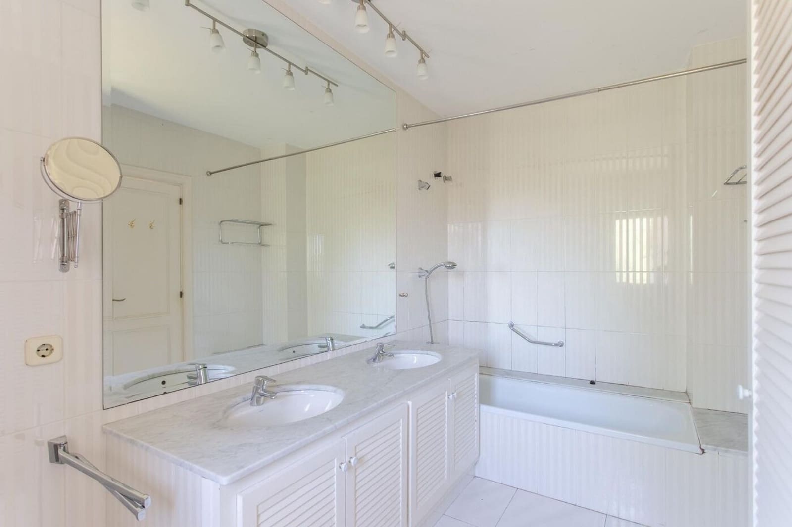 5 sypialnia Willa na sprzedaż w Sant Andreu de Llavaneres z basenem garażem - 795 000 € (Ref: 9143941)