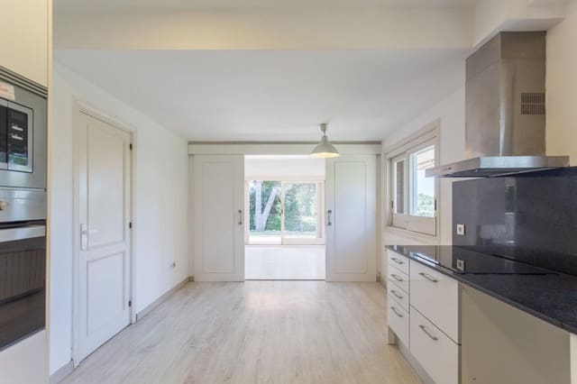 5 bedroom Villa for sale in Sant Andreu de Llavaneres with pool garage - € 795,000 (Ref: 9143941)