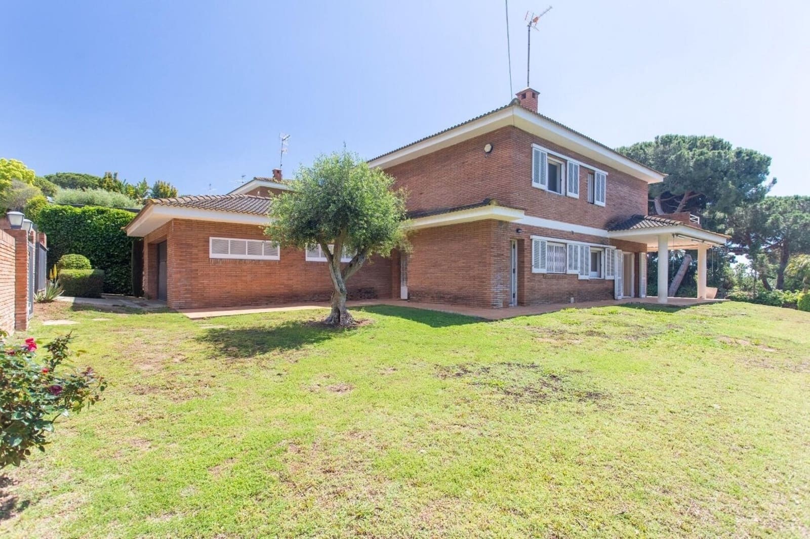 5 sypialnia Willa na sprzedaż w Sant Andreu de Llavaneres z basenem garażem - 795 000 € (Ref: 9143941)