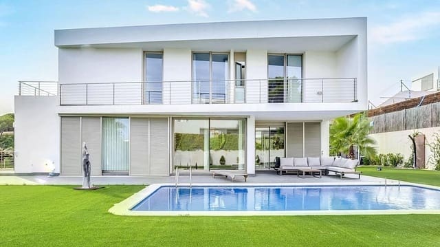 Villa for sale in Arenys de Mar with pool garage - € 1,000,000 (Ref: 9144306)