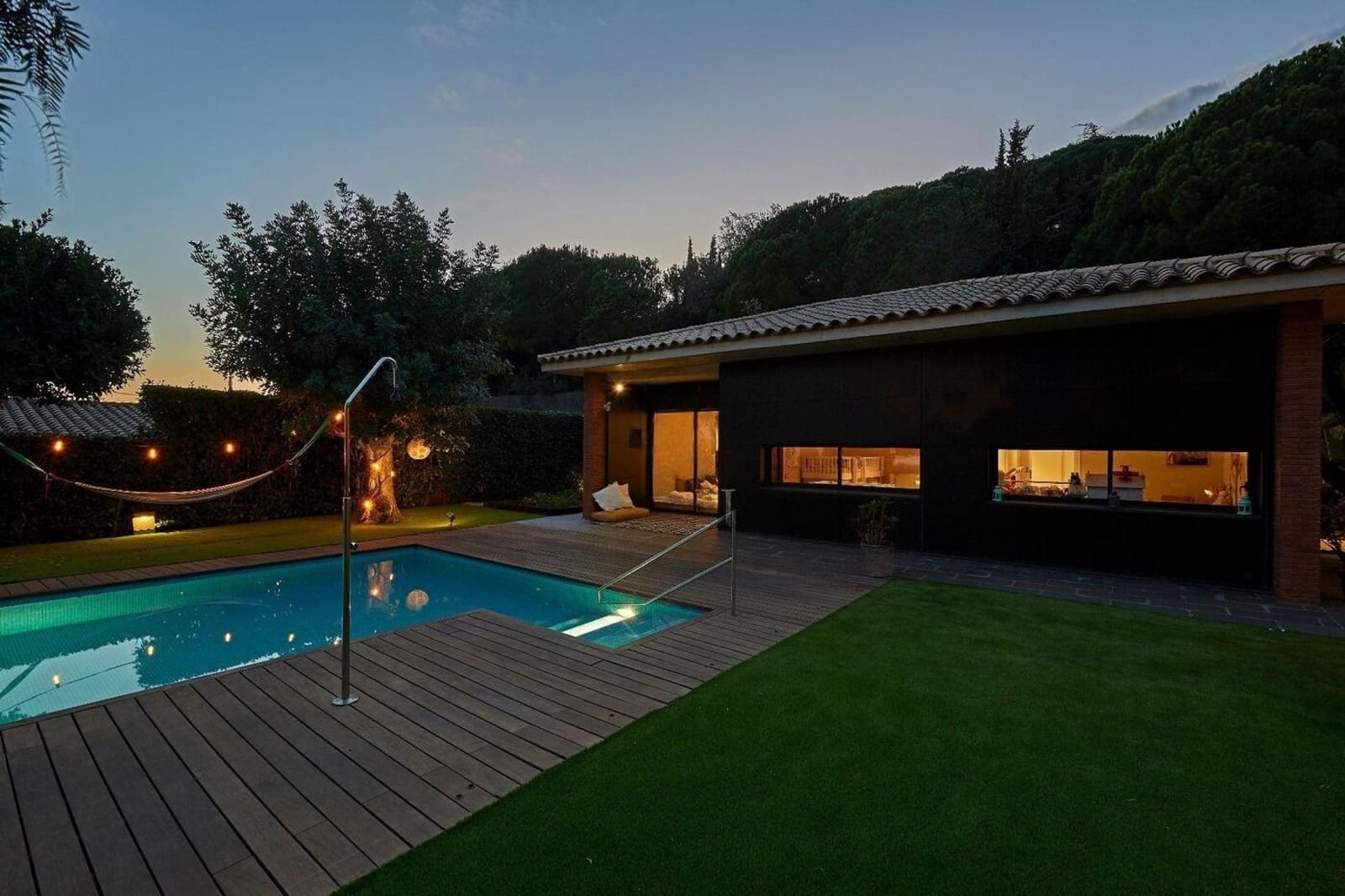 5 bedroom Villa for sale in Sant Vicenc de Montalt with pool garage - € 1,495,000 (Ref: 9144317)