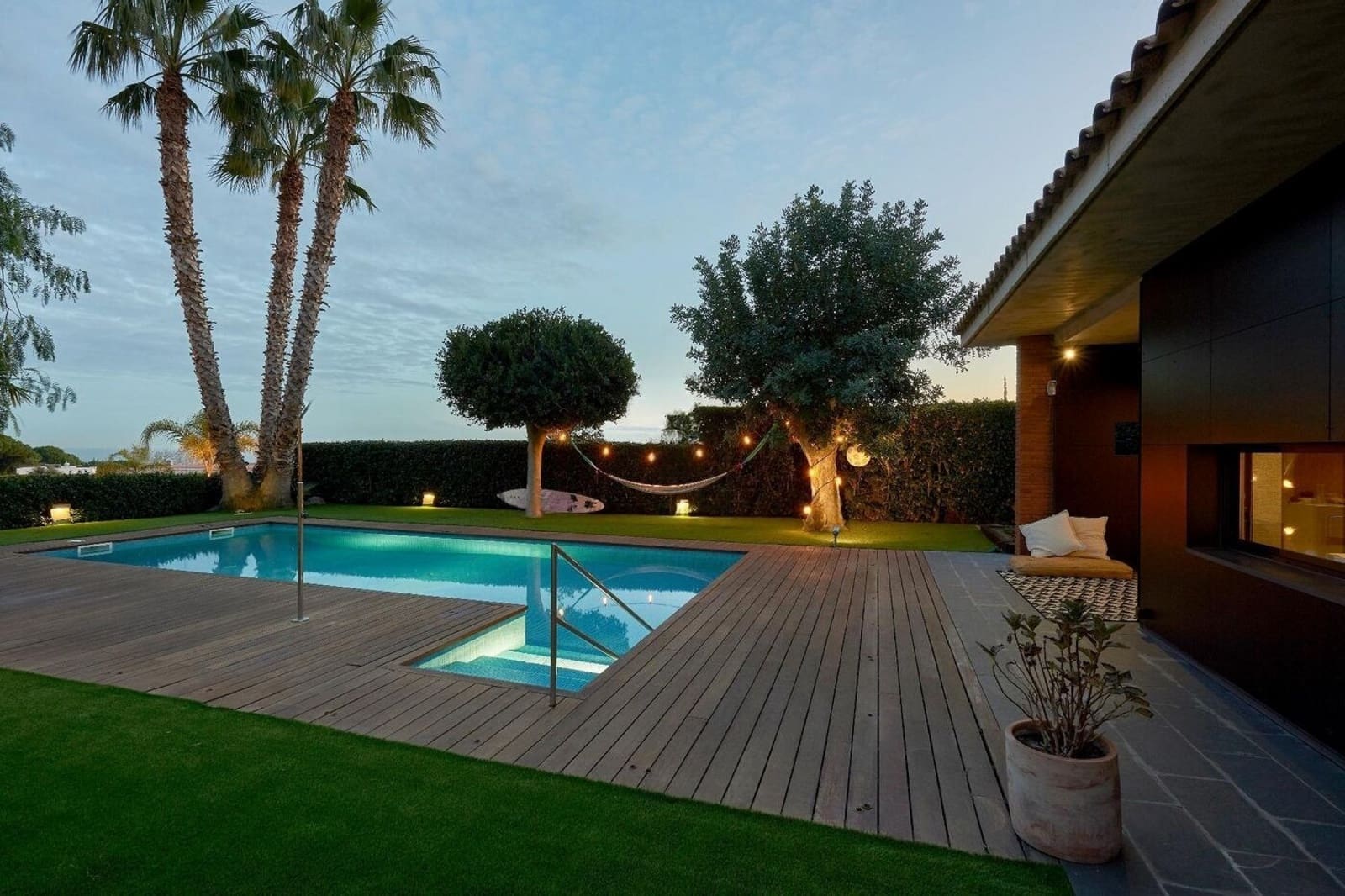 5 bedroom Villa for sale in Sant Vicenc de Montalt with pool garage - € 1,495,000 (Ref: 9144317)