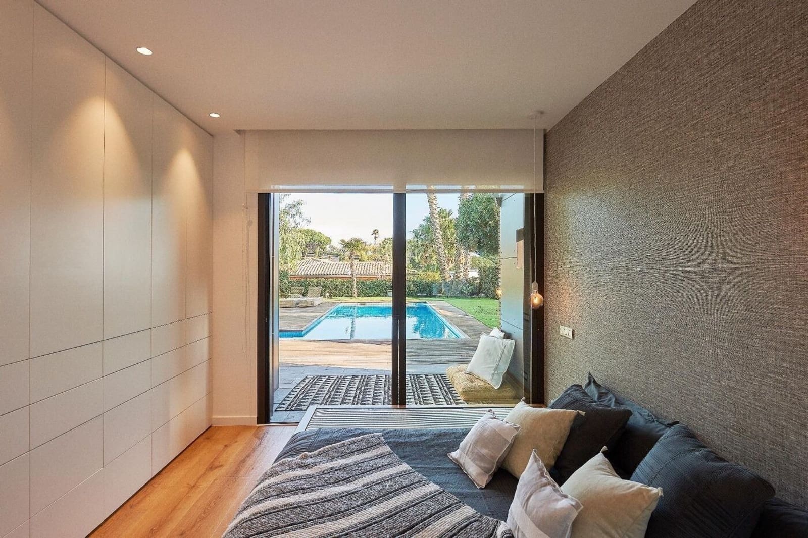 5 bedroom Villa for sale in Sant Vicenc de Montalt with pool garage - € 1,495,000 (Ref: 9144317)