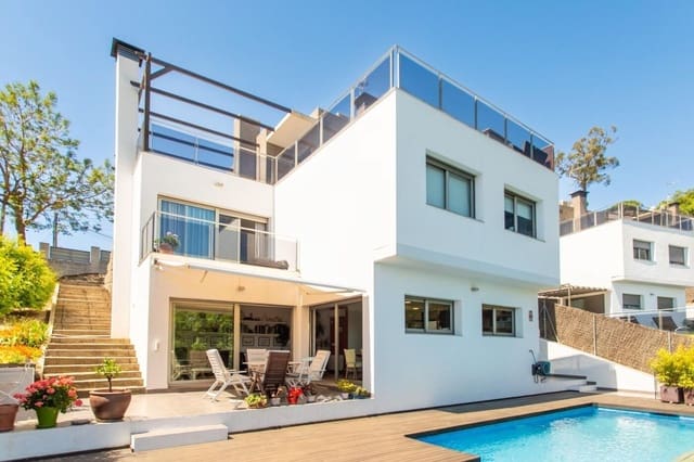 4 bedroom Villa for sale in Sant Cebrià de Vallalta with pool garage - € 690,000 (Ref: 9144617)