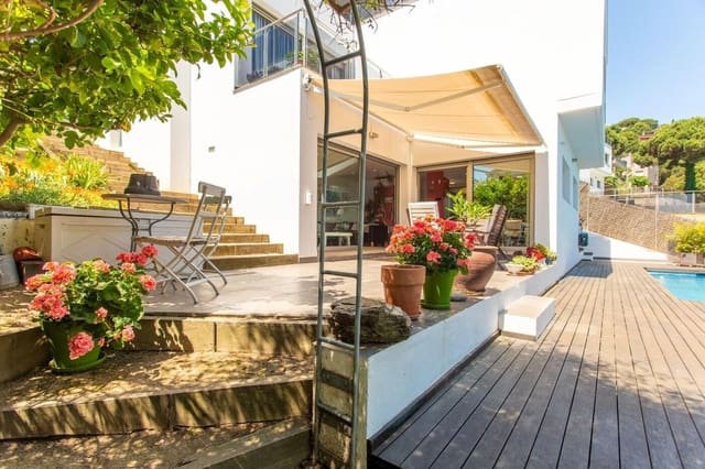 4 bedroom Villa for sale in Sant Cebrià de Vallalta with pool garage - € 690,000 (Ref: 9144617)