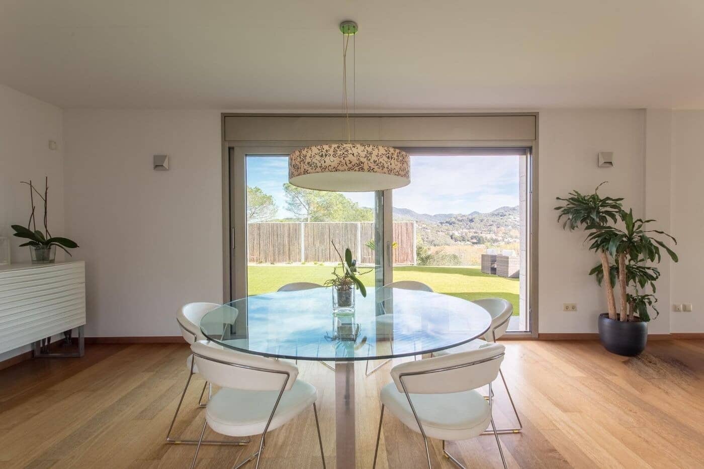 4 soveværelse Villa til salg i Vallromanes med swimmingpool garage - € 1.260.000 (Ref: 9146027)