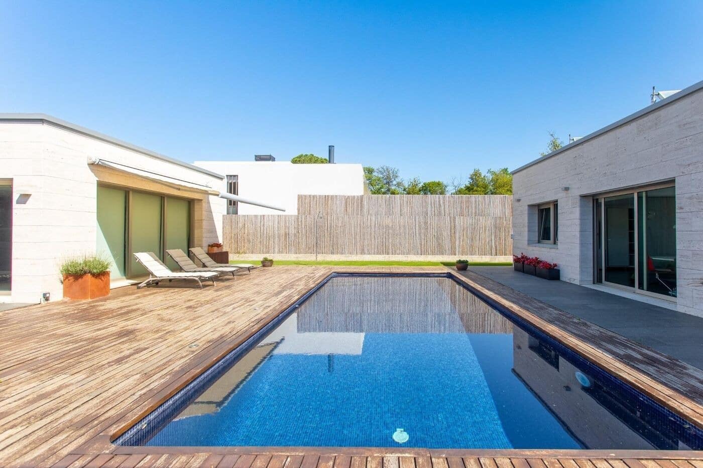 4 soveværelse Villa til salg i Vallromanes med swimmingpool garage - € 1.260.000 (Ref: 9146027)