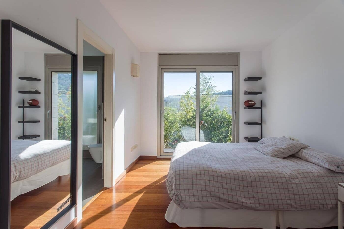 4 soveværelse Villa til salg i Vallromanes med swimmingpool garage - € 1.260.000 (Ref: 9146027)