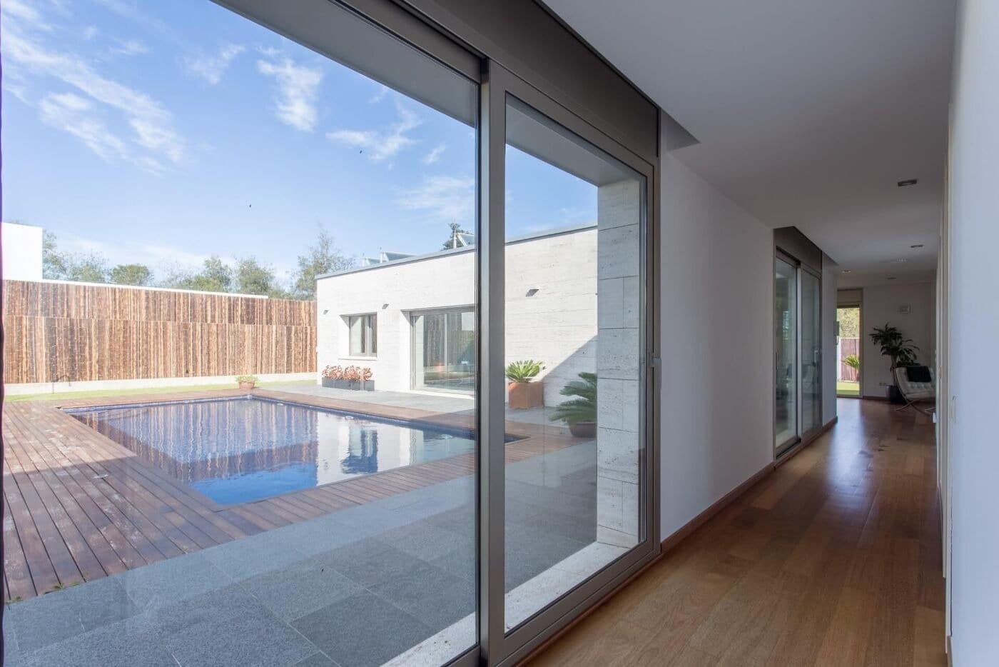 4 soveværelse Villa til salg i Vallromanes med swimmingpool garage - € 1.260.000 (Ref: 9146027)