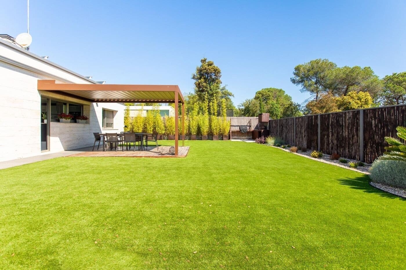 4 soveværelse Villa til salg i Vallromanes med swimmingpool garage - € 1.260.000 (Ref: 9146027)