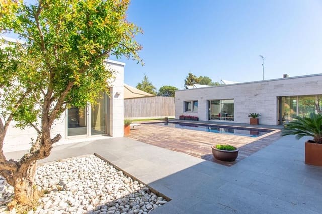 4 soverom Villa til salgs i Vallromanes med svømmebasseng garasje - € 1 260 000 (Ref: 9146027)