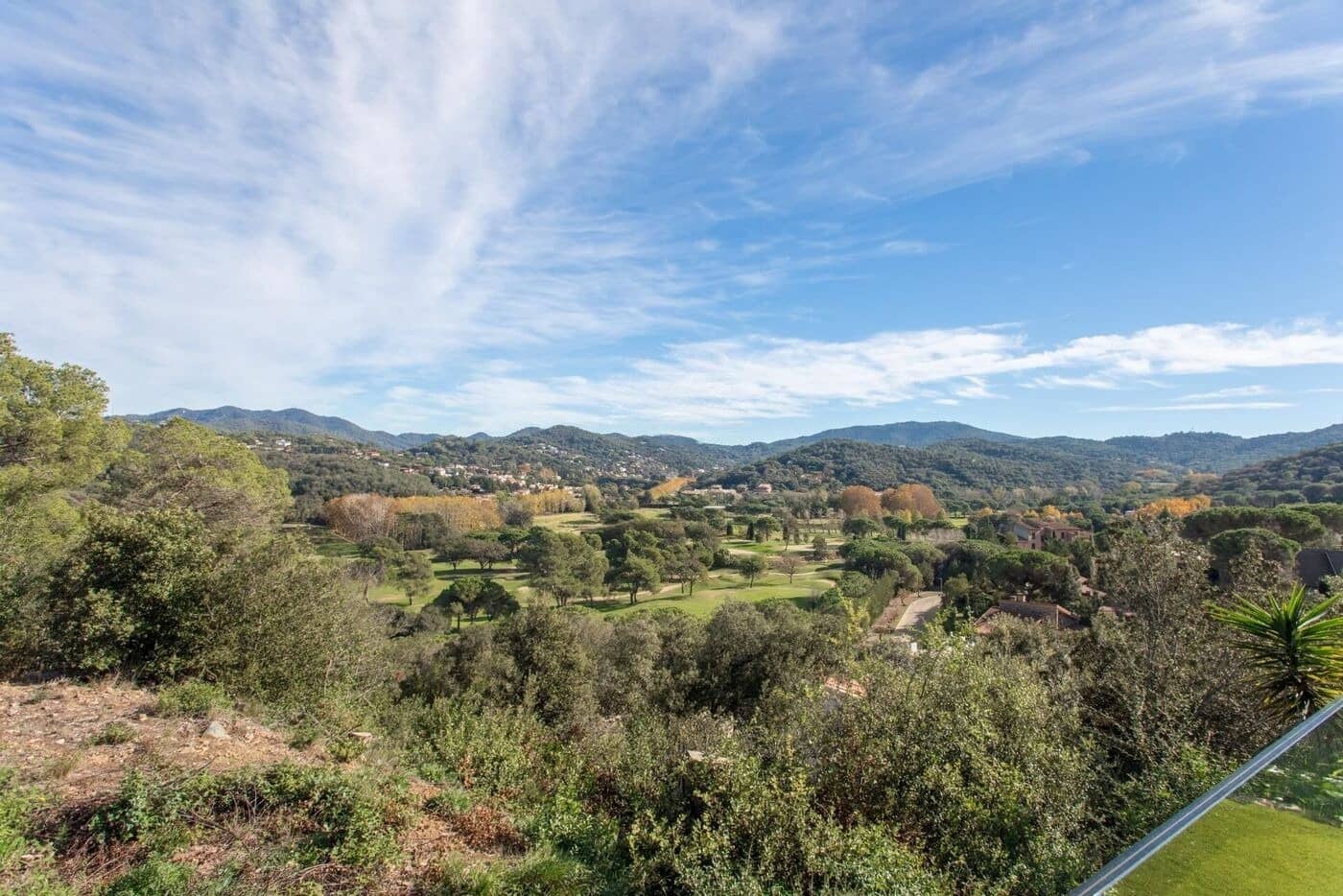 4 soveværelse Villa til salg i Vallromanes med swimmingpool garage - € 1.260.000 (Ref: 9146027)