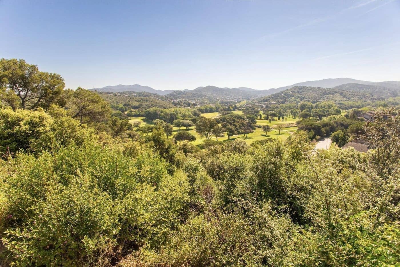 4 soveværelse Villa til salg i Vallromanes med swimmingpool garage - € 1.260.000 (Ref: 9146027)