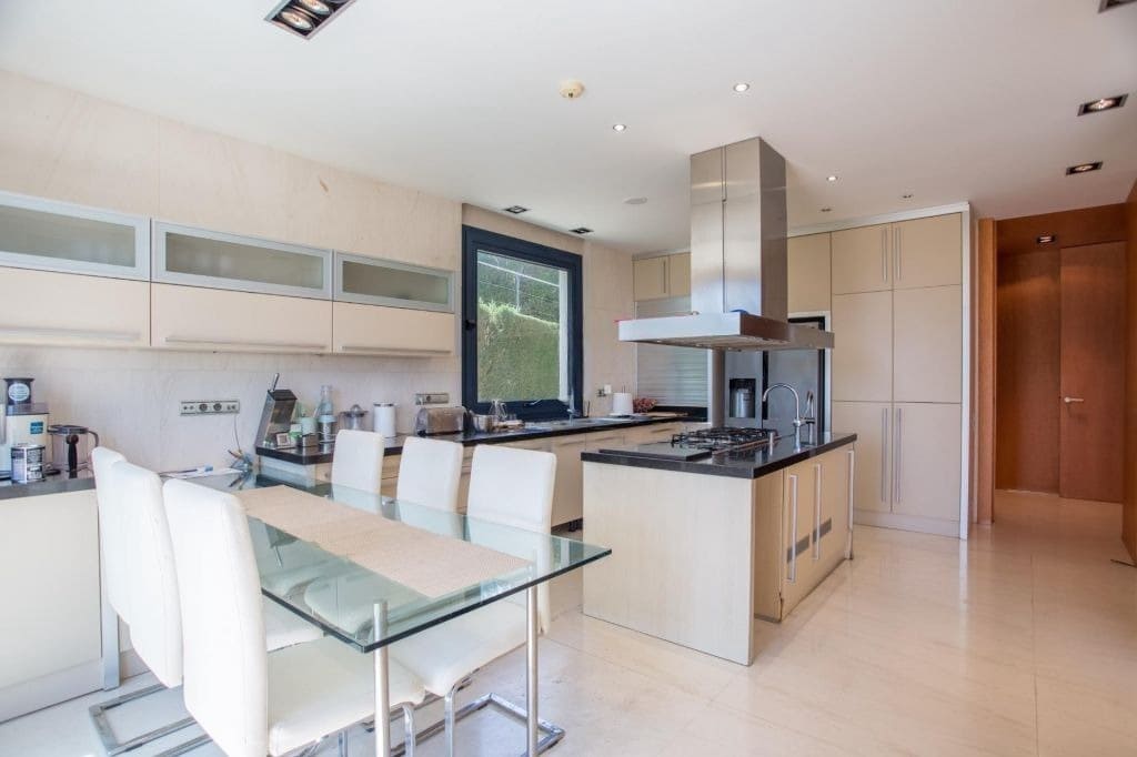 7 sypialnia Willa na sprzedaż w Sant Andreu de Llavaneres z basenem garażem - 3 500 000 € (Ref: 9147523)